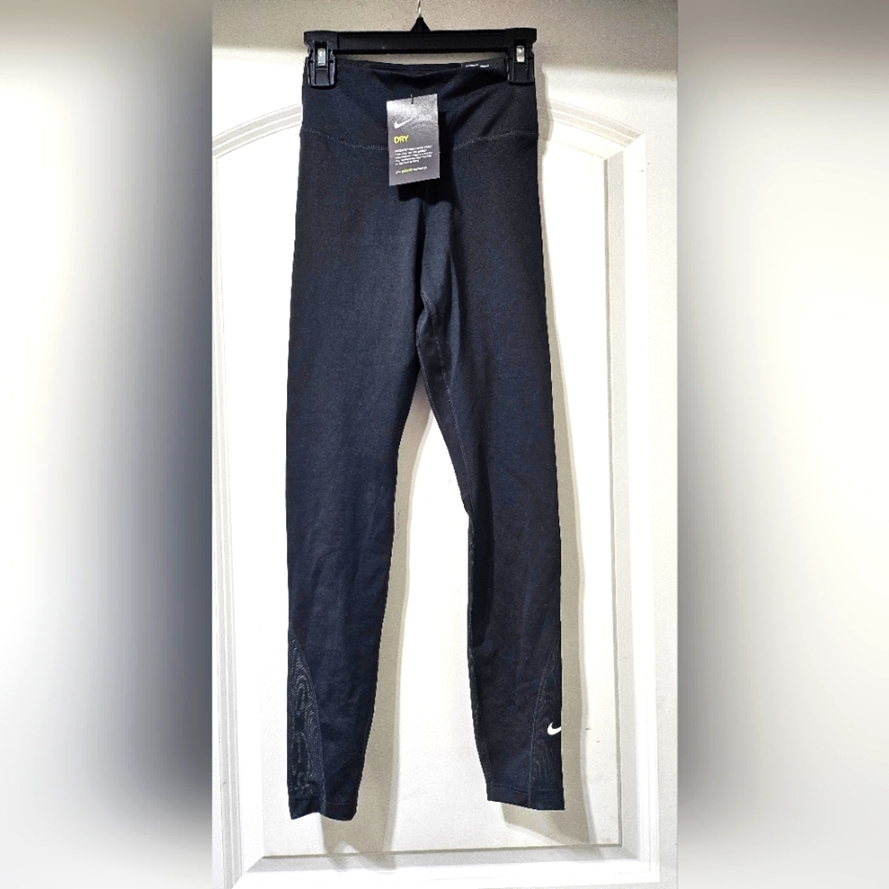Nike women's tight fit leggings size XXS
